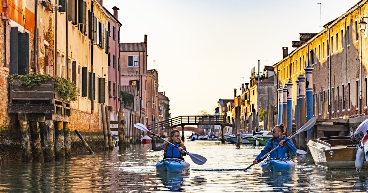 team building, venezia, kayak