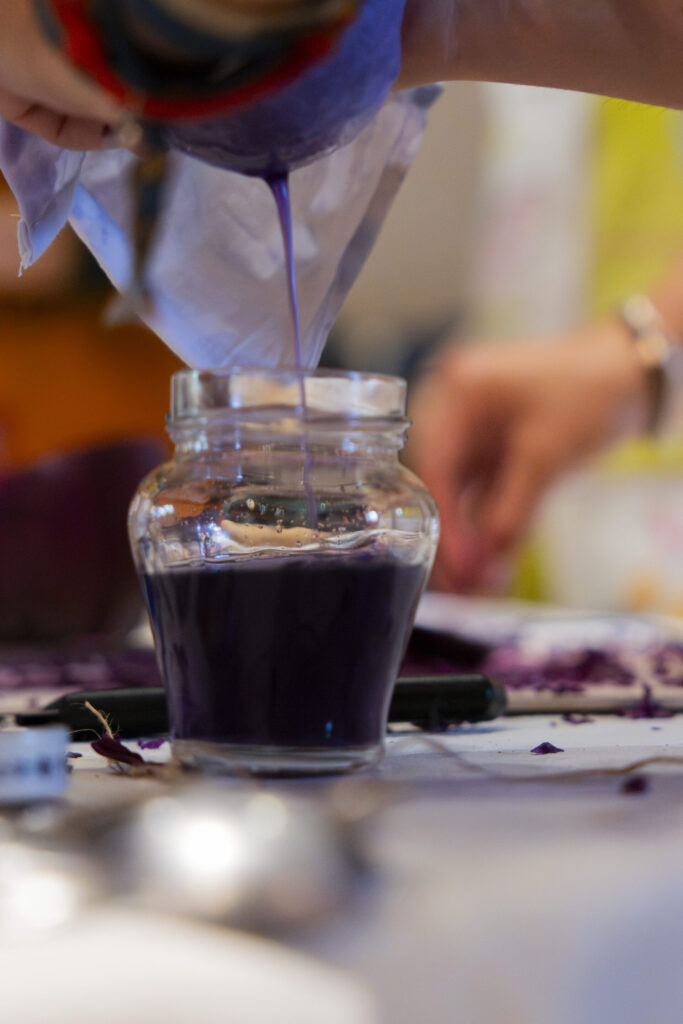 Laboratorio alchemico - estrazione dei colori