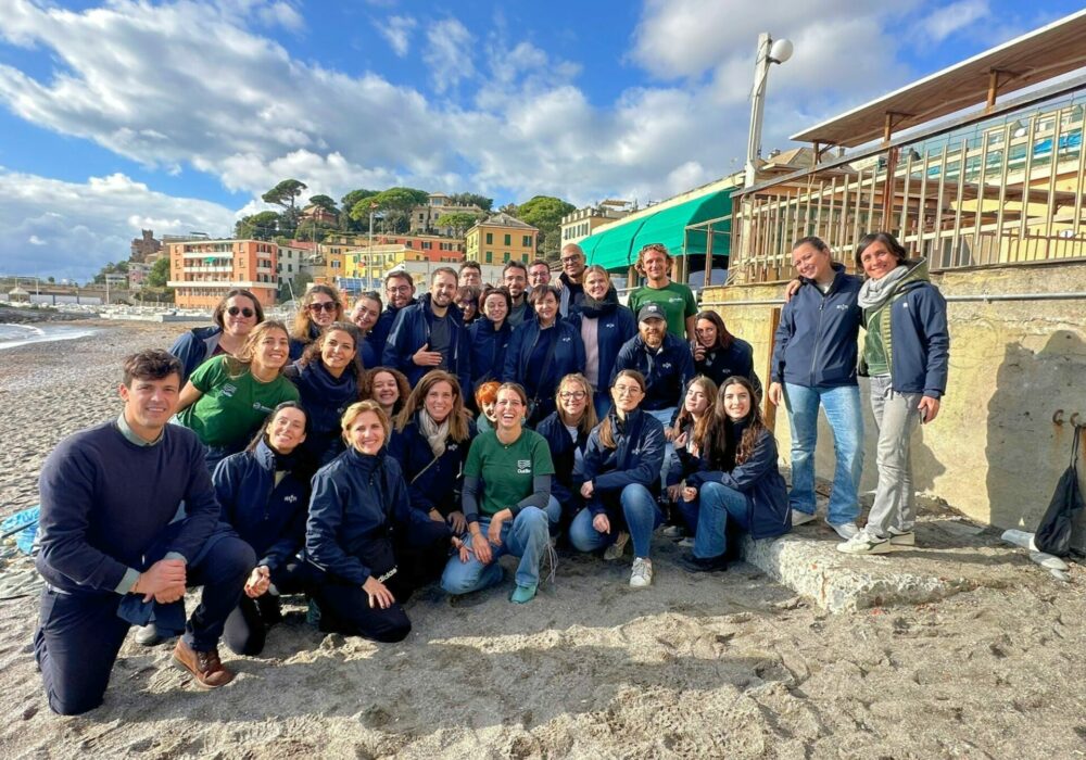 Spiaggia di Sturla teambuilding RINA clean up scientifica con WildSteps